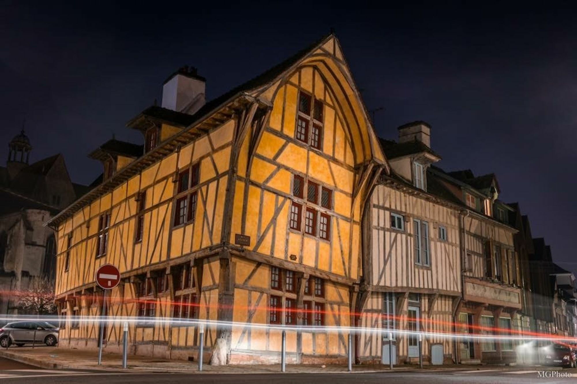 特鲁瓦历史悠久的市中心马戏团酒店 外观 照片